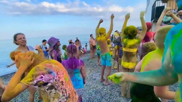 Фестиваль «Краски Холи» в Гурзуфе, Крым смотреть онлайн