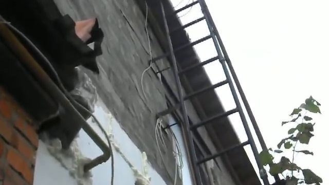 █ Как произвести монтаж лестницы для крыши. смотреть онлайн