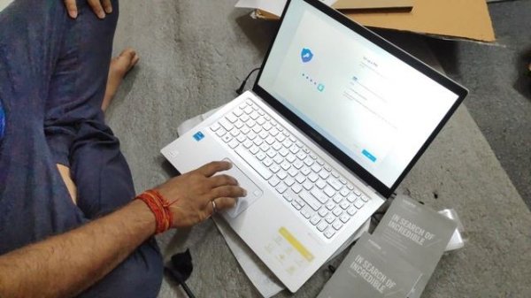 Asus VivoBook 15,  Core i3 11th Gen, 8Gb 512GB SSD. Low cost, Cheap and Best Laptop at this price