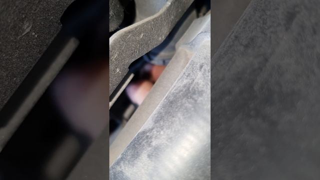 Tuareg NF 3.6 FSI. Замена щёток генератора. смотреть онлайн