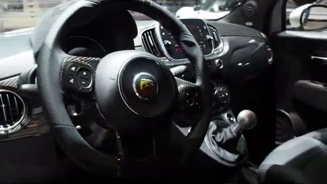 Kia Picanto 2020 vs. Abarth 595 2020 смотреть онлайн