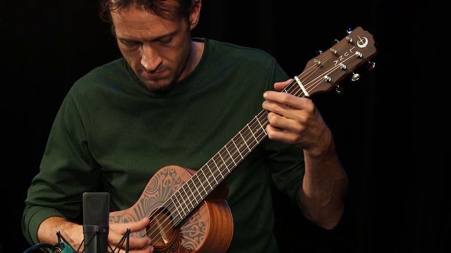 Luna Tribal 6-String Baritone Ukulele смотреть онлайн