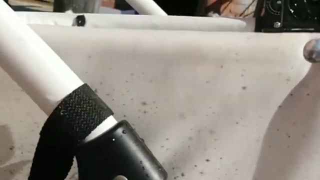 Выводим чёрные пятна плесени с коляски. Не стоит отчаеваться!!! смотреть онлайн