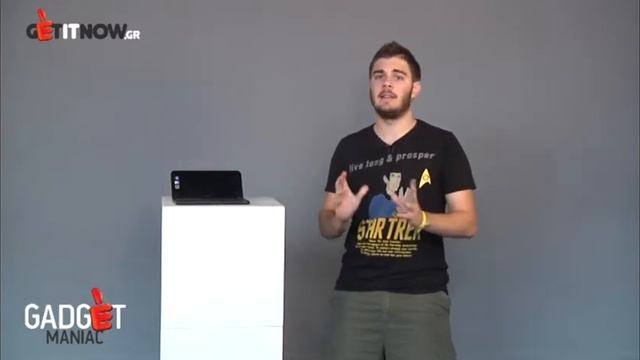 Sony VAIO VPC-P11S1R - Netbook