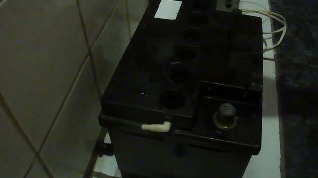 Пути дебилов неисповедимы... Удаляем сульфатацию пластин АКБ раствором соды . смотреть онлайн