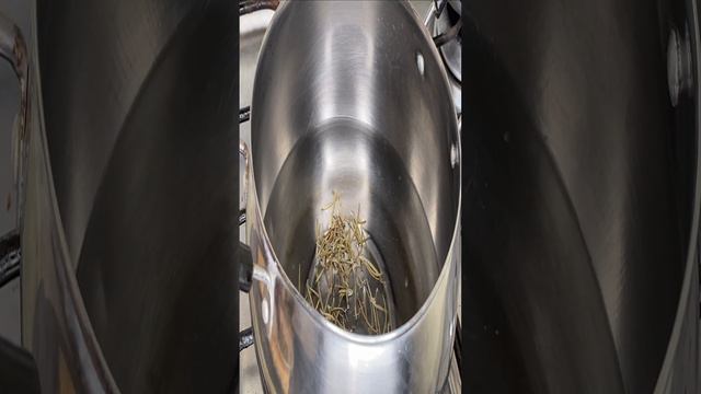 Fortalece Tus Defensas Con Romero Y Ajo. #romero  #ajo