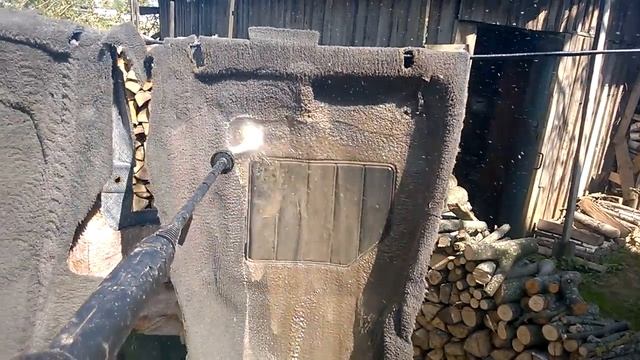Karcher грязевая фреза чистит ковролин из машины... смотреть онлайн