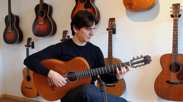 Francisco Montero Aguilara 1990 - fascinating flamenco guitar with surprising sound quality смотреть онлайн