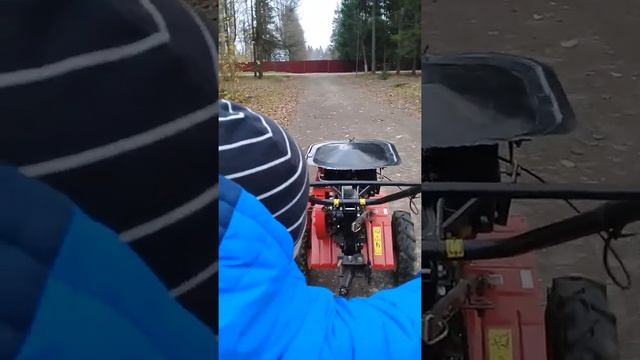 Мой помошник внук Никитка на мотоблоке Ока. смотреть онлайн