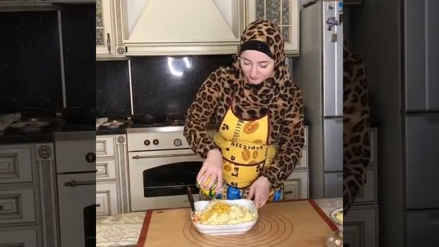 САЛАТ С АНАНАСОМ/ нежный салат/ вкусный/ готовим/ Ладушка готовит смотреть онлайн