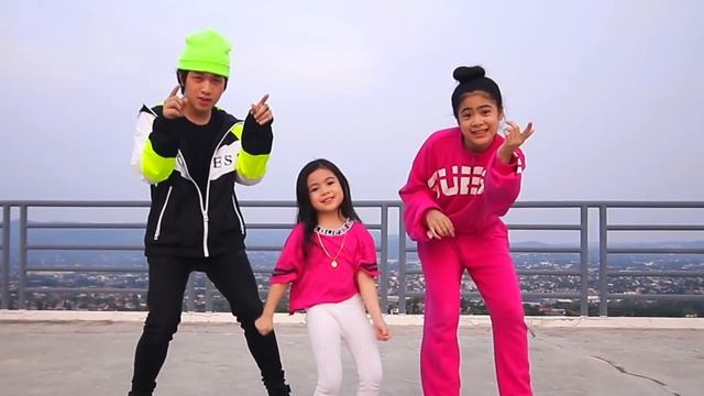 SAVAGE LOVE - Jason Derulo Siblings Dance (Family Assemble) | Ranz And Niana Ft Natalia