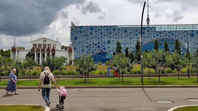 Москва, ВДНХ, 17 июля 2022. смотреть онлайн