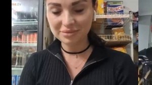 ГИТАРИСТ ДОВЕЛ девушку из ХЕРСОНА до СЛЕЗ   ft  Хижина Музыканта  РЕАКЦИЯ ИНОСТР 1 online video cut