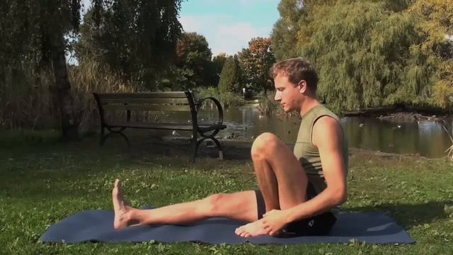 Yoga: Marichis Pose A (Marichyasana A) смотреть онлайн