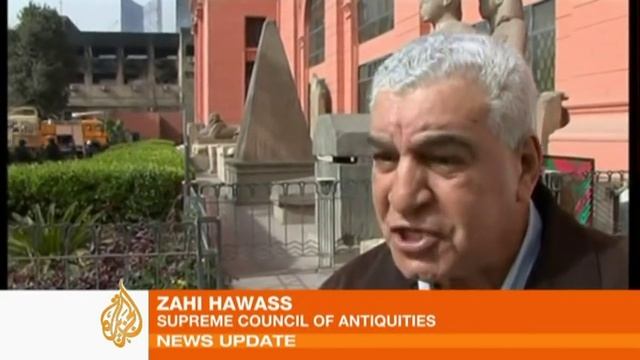 Looters break into Cairo museum смотреть онлайн