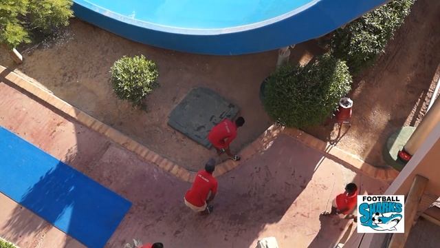 ФУТБОЛ В АКВАПАРКЕ?!???Football sharks. смотреть онлайн