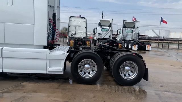 2012 VOLVO VNL64T670 For Sale смотреть онлайн