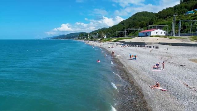 Лазаревское 2022 погода 29 июля, сколько людей едут в Сочи в электричке, температура моря. смотреть онлайн