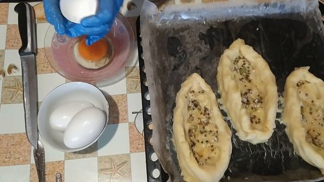 СЫТНЫЙ ПЕРЕКУС: ГУСИННЫЕ ЯЙЦА в КАРТОФЕЛЬНЫХ КОРАБЛИКАХ. смотреть онлайн