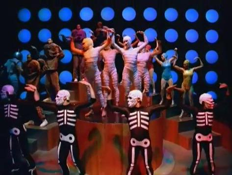 Daft Punk - Around The World (Official Video) смотреть онлайн