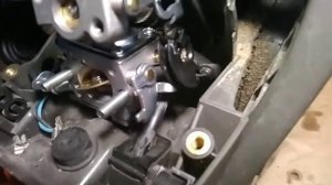 cum desfac carburator Husqvarna 135 Mark ii How i replace carburettor , exhaust