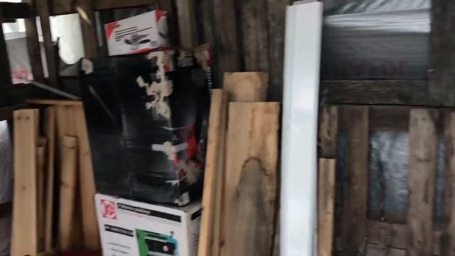 ПЕРЕБРАЛИ КИРПИЧ.| УБРАЛИСЬ В САРАЕ.