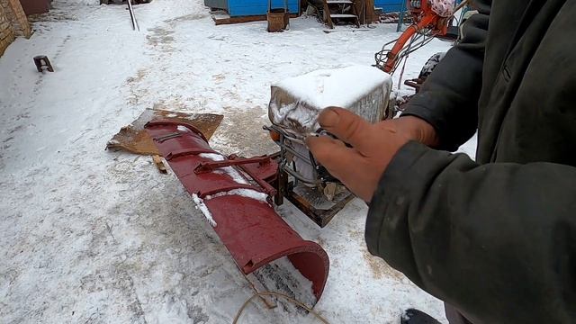 Самая простая лопата для чистки снега. Сработано просто смотреть онлайн