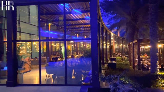 Rixos The Palm Dubai Hoteltour By Night смотреть онлайн