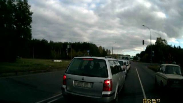 Пяьный на Жигули буянит на заправке смотреть онлайн