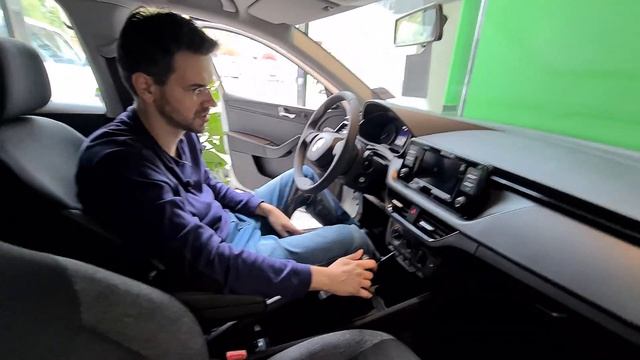 Skoda Rapid у дилера. Цены на Skoda в 2021году. Стоит ли покупать новый Skoda Rapid? смотреть онлайн