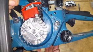 Замена поршневой группы на новой бензопиле Makita EA3202S. Ч1 - разбор