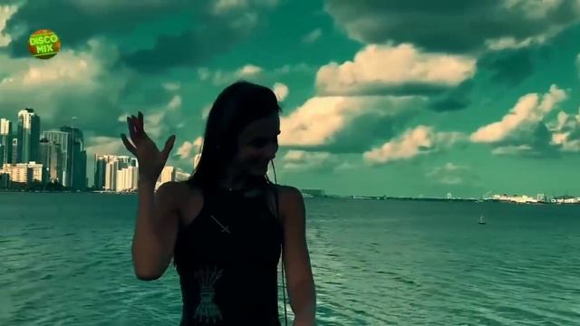 Melisa Feat Tommo - I'm Alone (Club Remix 2022)