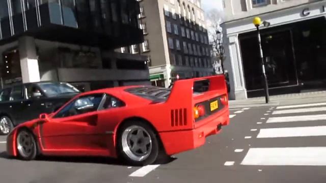 1987 Ferrari F40 on the roads of London смотреть онлайн