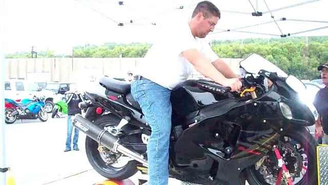 2003 Suzuki GSX1300R Hayabusa on the Dyno смотреть онлайн