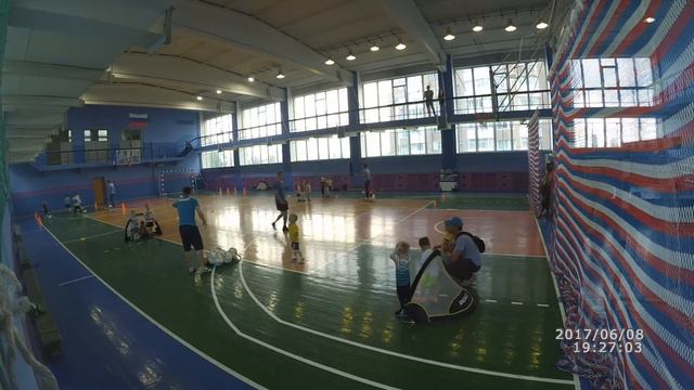 Лев. Первая футбольная тренировка. 08.06.2017 г. смотреть онлайн