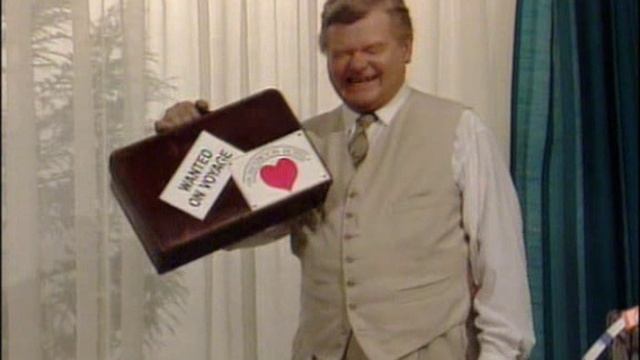 The Benny Hill Show - 00x01 - Golden Greats (Chuckles) смотреть онлайн