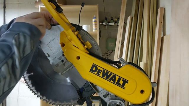 Install XPS LED Shadow Line Light on DeWalt DWS779 miter saw. смотреть онлайн