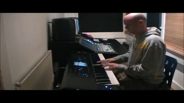 Korg Kronos Demo Bach Prelude 2 with Breakbeats! смотреть онлайн