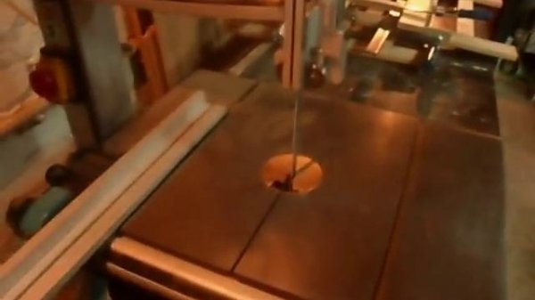 ленточная пила Makita LB1200F