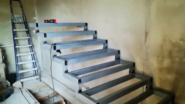 ИЗГОТОВЛЕНИЕ ЛЕСТНИЦЫ НА МЕТАЛЛОКАРКАСЕ! ? смотреть онлайн