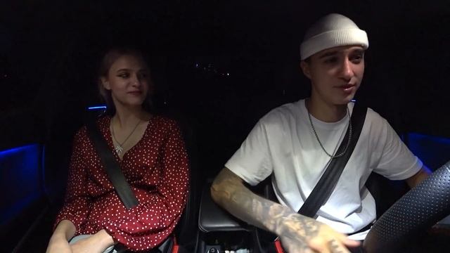 ВЕБКАМ МОДЕЛЬ ДАЛА СЕБЯ ПОТРОГАТЬ И ПОЗВАЛА К СЕБЕ ДОМОЙ смотреть онлайн