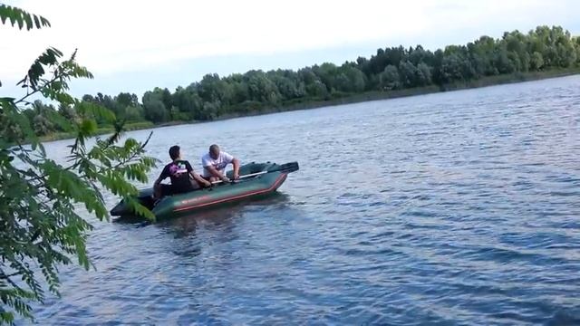 Собираем ЛОДКУ и катаемся на озере целый день Жарим сосиски на костре Нашли песочный остров ВЛОГ смотреть онлайн