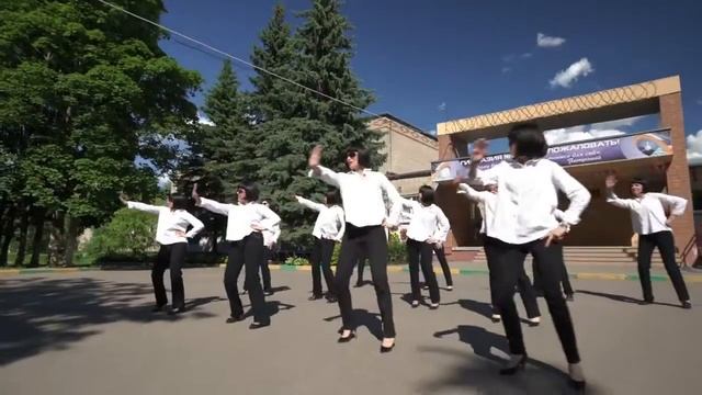 Мамы жгут!!! Лучший клип на выпускной от родителей! 'Я Мать и я умею танцевать!' Гимн всех мам! смотреть онлайн