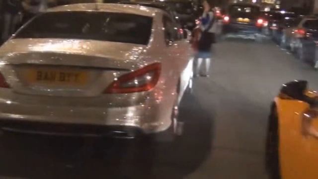 Приколы. Мерседес инкрустированный весь бриллиантами