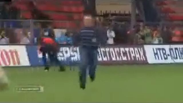 Самый смешной футбол, вот так надо забивать голы! смотреть онлайн