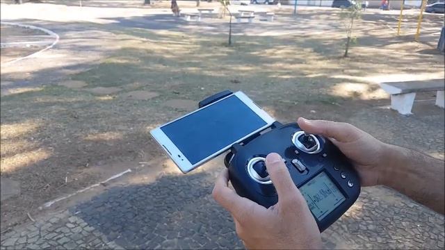 Voo Drone Q696-E Wltoys (FPV Wifi - Altitude Holder - Gimbal) смотреть онлайн