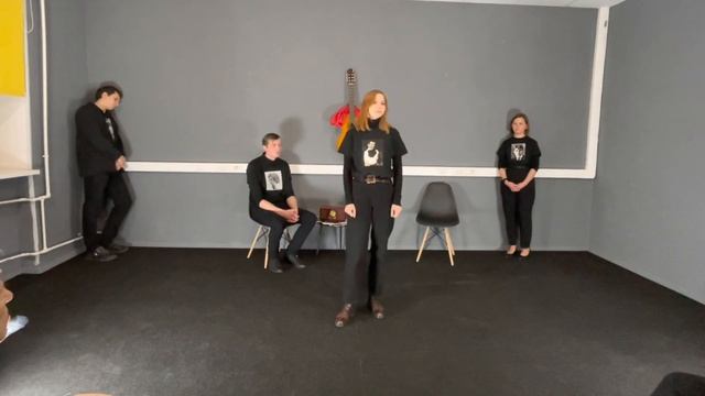 Показ актерской группы «С головой в декаданс» смотреть онлайн