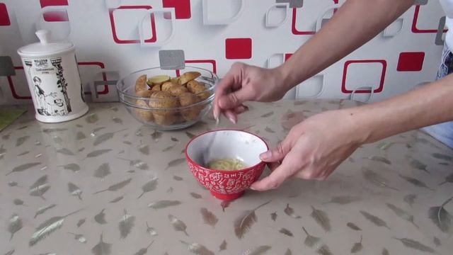 КАРТОШКА ЗАПЕЧЕННАЯ В ЧЕСНОЧНОМ СОУСЕ смотреть онлайн