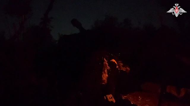 💥 Артиллеристы-десантники громят противника под Соледаром Расчеты 152-мм буксируемых гаубиц Д-20 у смотреть онлайн