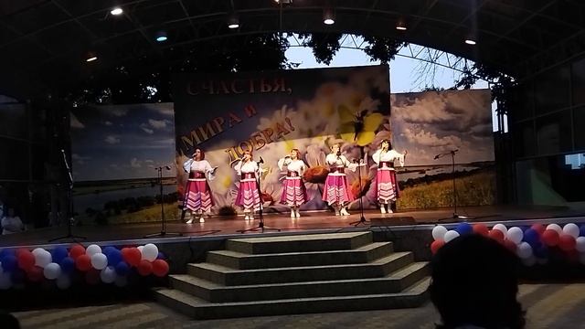 Песня "Кубань- гармонь" исполняет Народный вокальный ансамбль "Гармония" смотреть онлайн